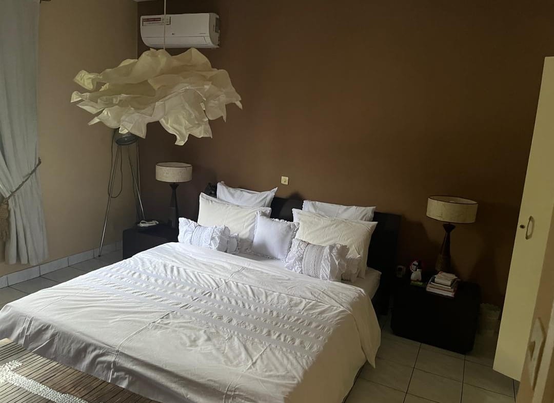 MAGNIFIQUE DUPLEX A VENDRE A DOUALA – BONAPRISO HYDROCABURE.