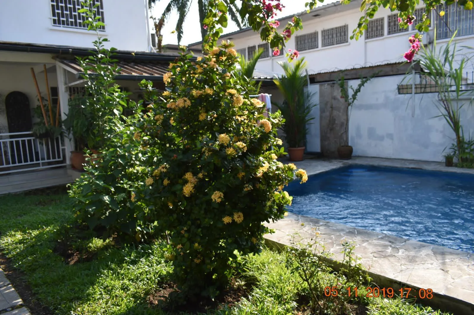 MAGNIFIQUE DUPLEX A VENDRE A DOUALA – BONAPRISO HYDROCABURE.