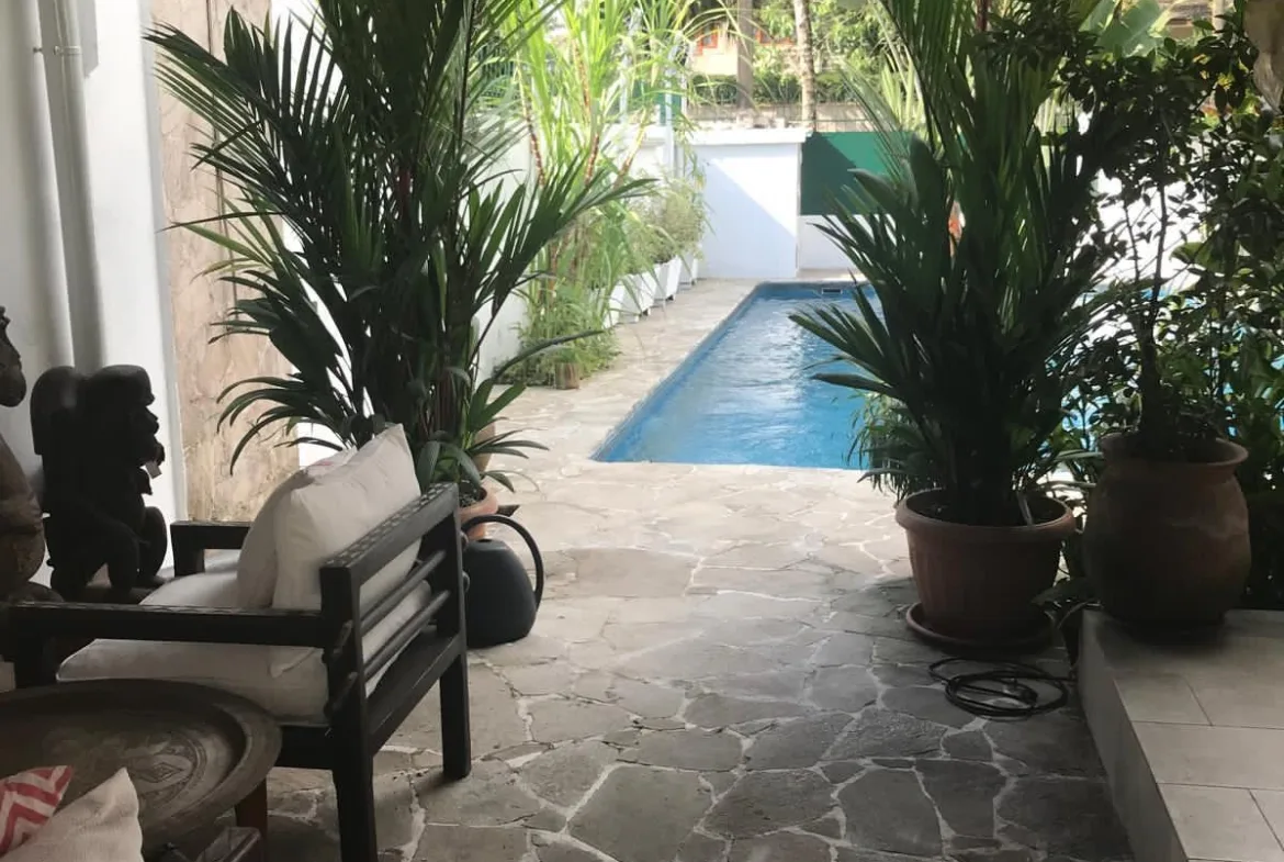 MAGNIFIQUE DUPLEX A VENDRE A DOUALA – BONAPRISO HYDROCABURE.