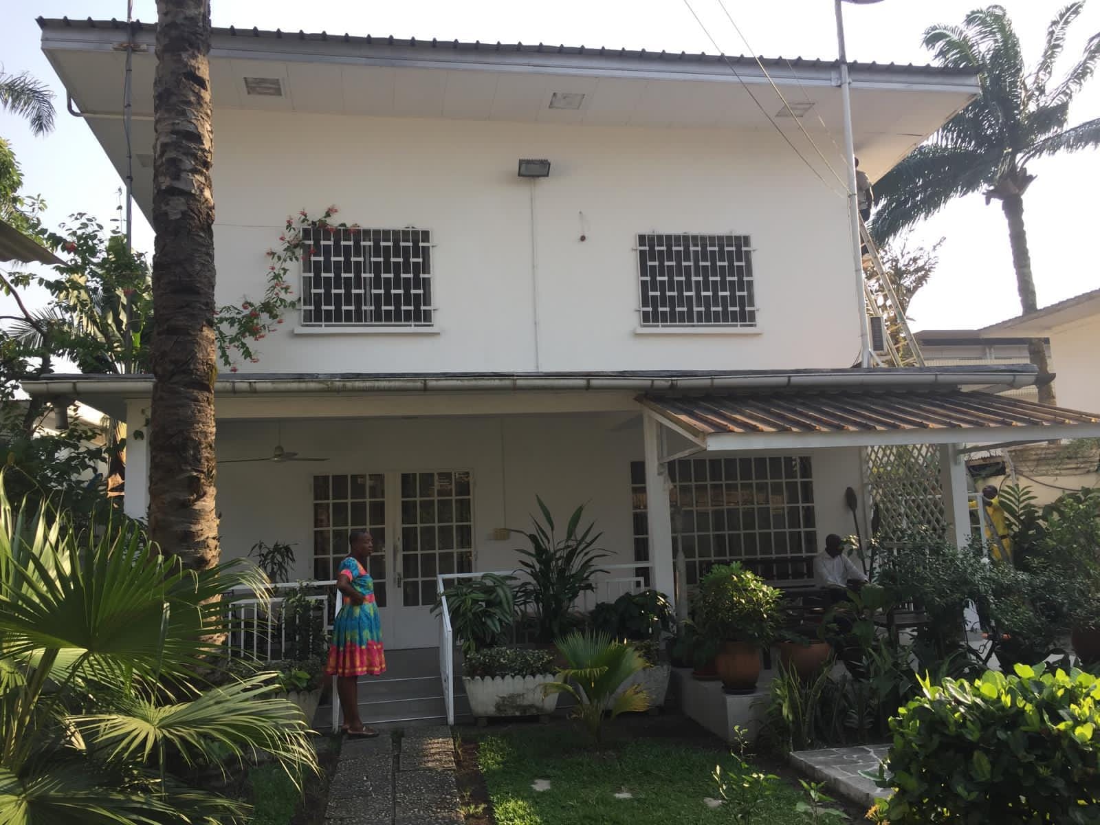 MAGNIFIQUE DUPLEX A VENDRE A DOUALA – BONAPRISO HYDROCABURE.