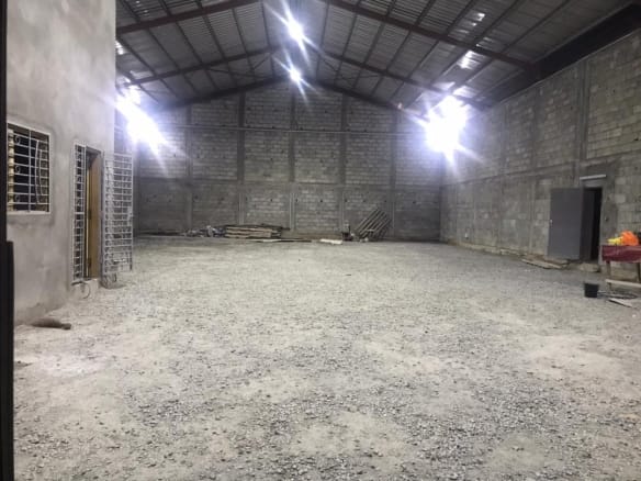 ENTREPOT A LOUER – JAPOMA DERRIERE LE NOUVEAU STADE