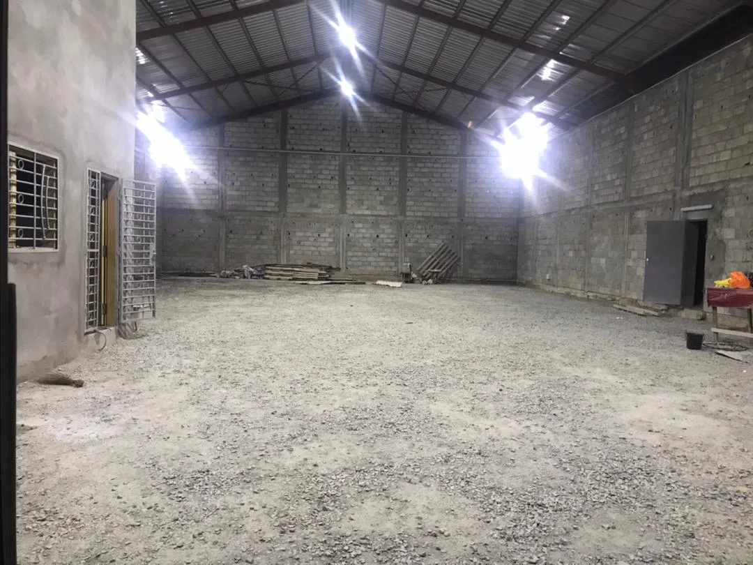 ENTREPOT A LOUER – JAPOMA DERRIERE LE NOUVEAU STADE