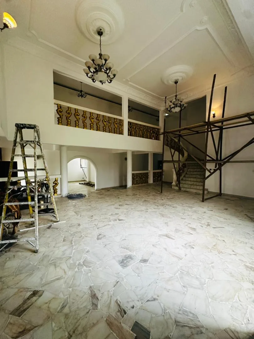 À VENDRE – VASTE DUPLEX HAUT STANDING À BONAMOUSSADI – DOUALA 5ᵉ
