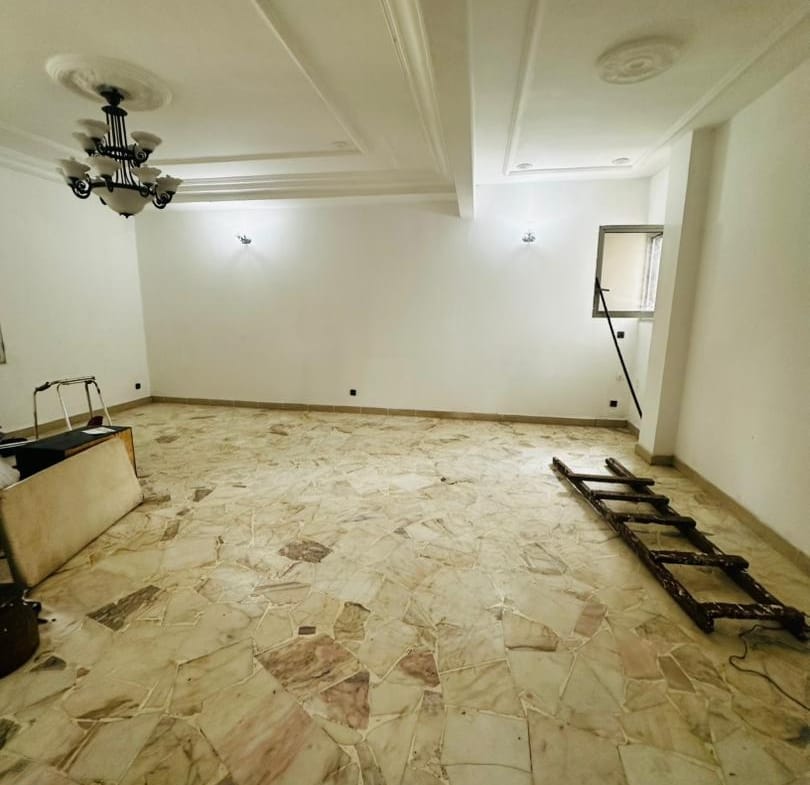 À VENDRE – VASTE DUPLEX HAUT STANDING À BONAMOUSSADI – DOUALA 5ᵉ