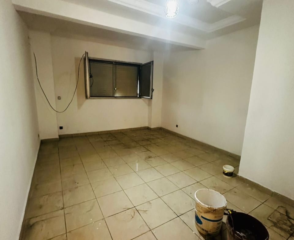 À VENDRE – VASTE DUPLEX HAUT STANDING À BONAMOUSSADI – DOUALA 5ᵉ