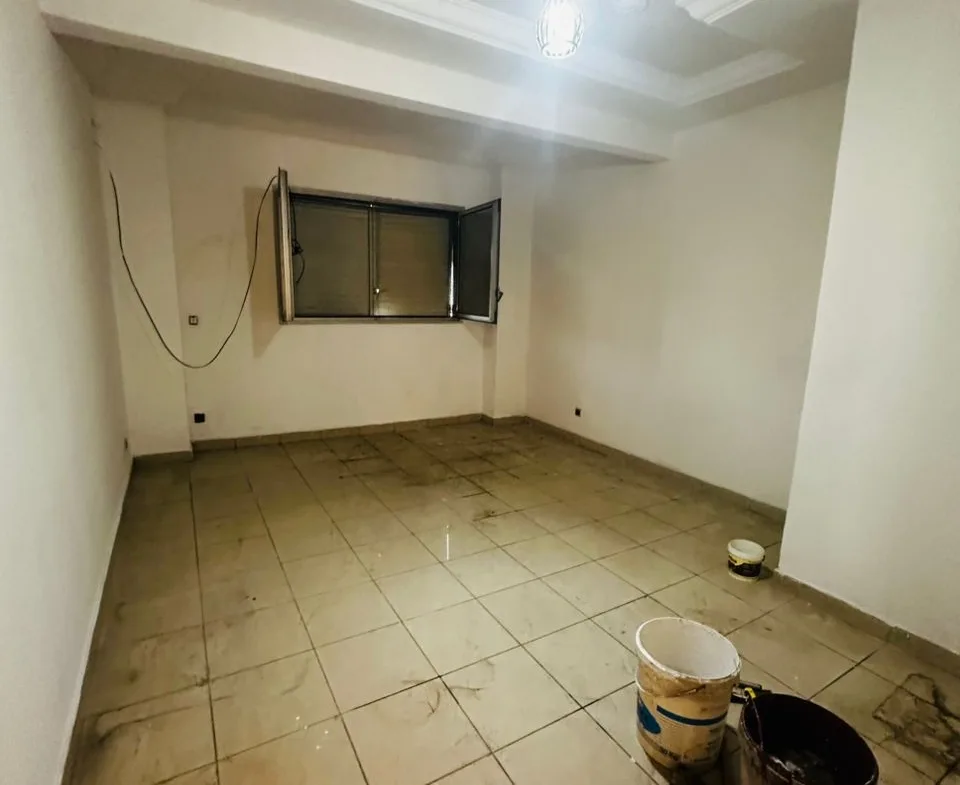 À VENDRE – VASTE DUPLEX HAUT STANDING À BONAMOUSSADI – DOUALA 5ᵉ