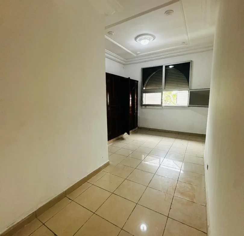 À VENDRE – VASTE DUPLEX HAUT STANDING À BONAMOUSSADI – DOUALA 5ᵉ