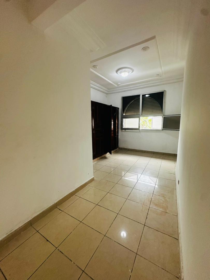 À VENDRE – VASTE DUPLEX HAUT STANDING À BONAMOUSSADI – DOUALA 5ᵉ