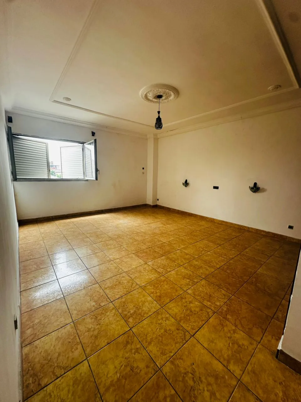 À VENDRE – VASTE DUPLEX HAUT STANDING À BONAMOUSSADI – DOUALA 5ᵉ
