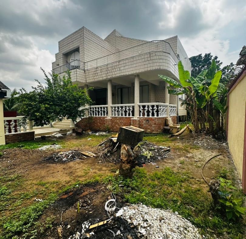 À VENDRE – VASTE DUPLEX HAUT STANDING À BONAMOUSSADI – DOUALA 5ᵉ