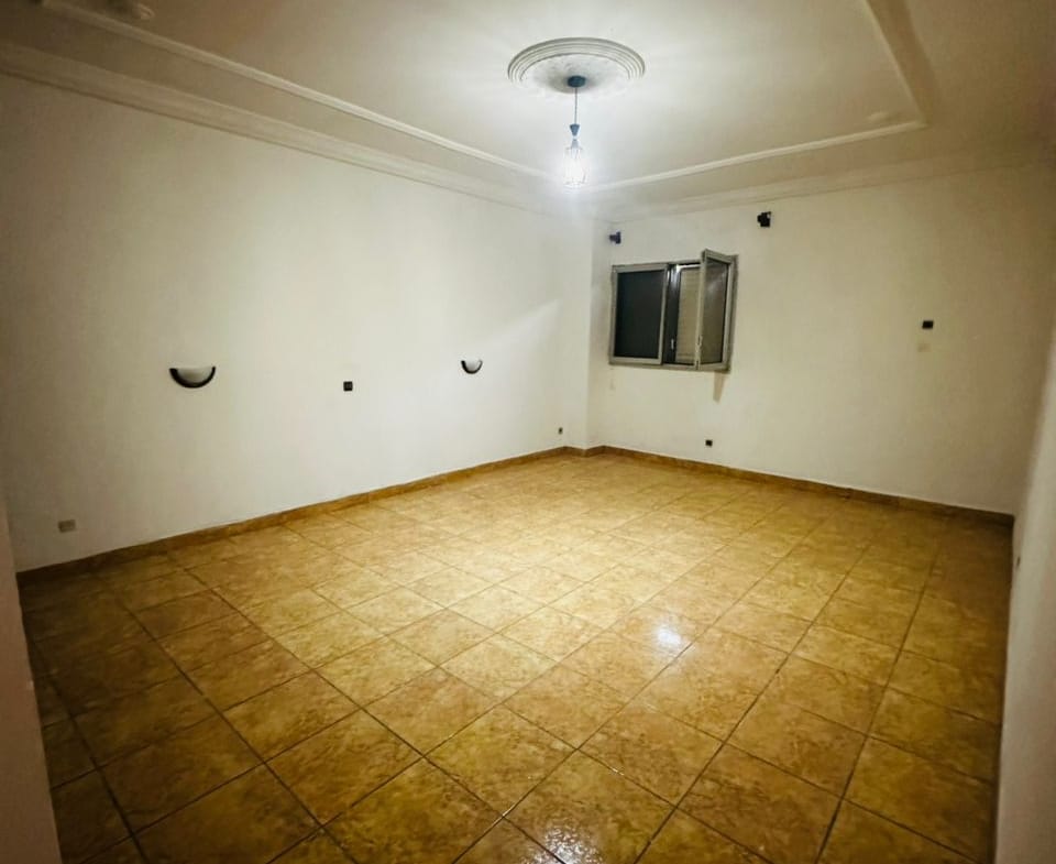 À VENDRE – VASTE DUPLEX HAUT STANDING À BONAMOUSSADI – DOUALA 5ᵉ