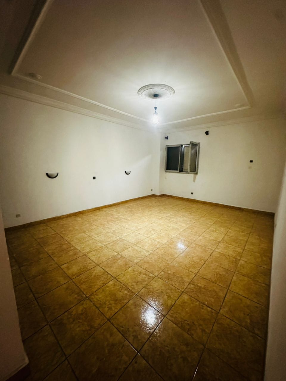 À VENDRE – VASTE DUPLEX HAUT STANDING À BONAMOUSSADI – DOUALA 5ᵉ