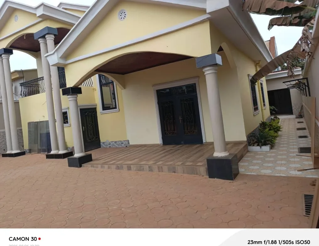 DUPLEX D’EXCEPTION À VENDRE – YAOUNDÉ