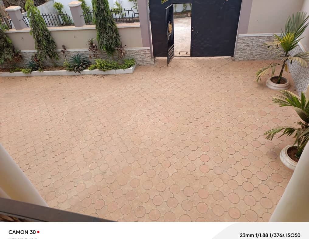 DUPLEX D’EXCEPTION À VENDRE – YAOUNDÉ