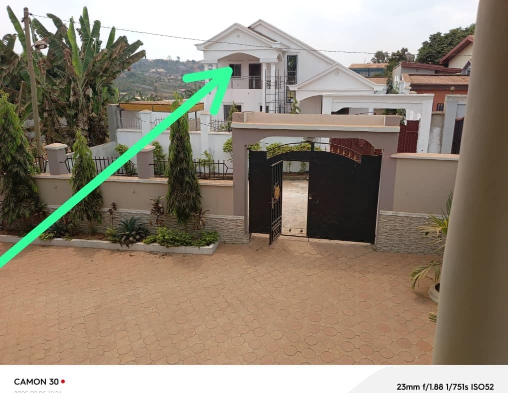 DUPLEX D’EXCEPTION À VENDRE – YAOUNDÉ