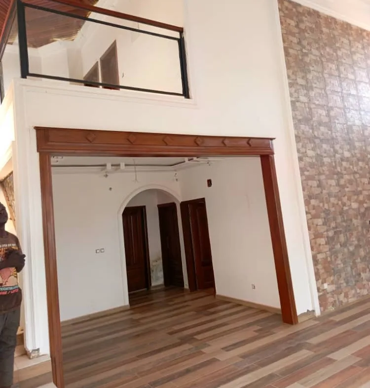 DUPLEX D’EXCEPTION À VENDRE – YAOUNDÉ