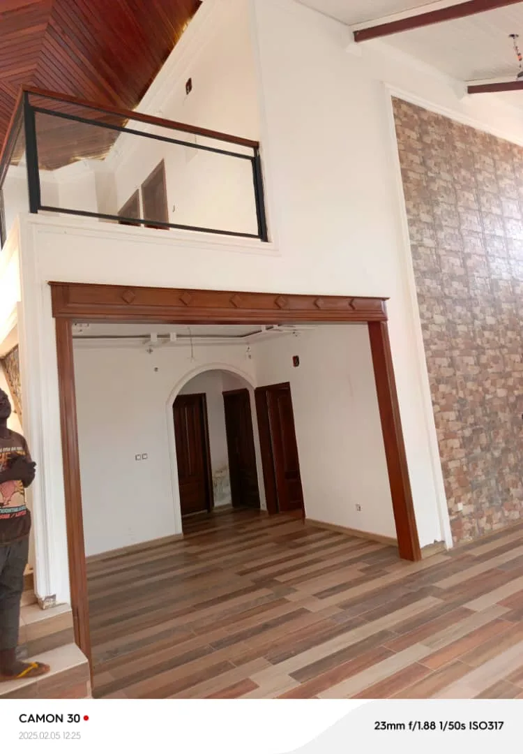 DUPLEX D’EXCEPTION À VENDRE – YAOUNDÉ