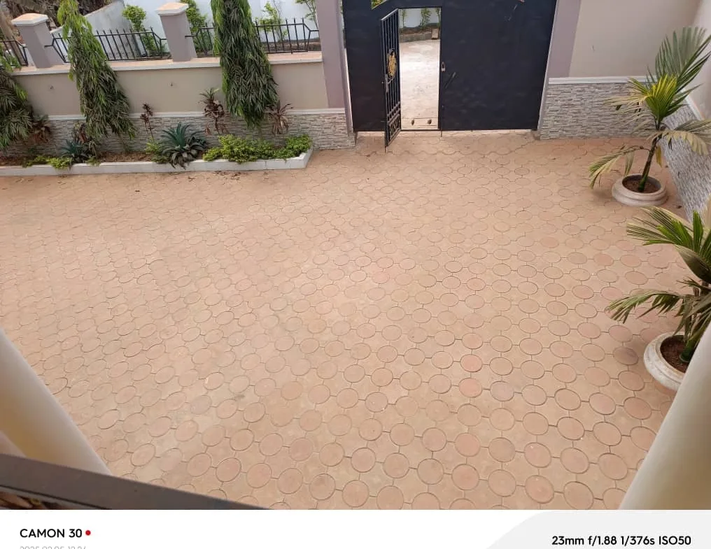 DUPLEX D’EXCEPTION À VENDRE – YAOUNDÉ