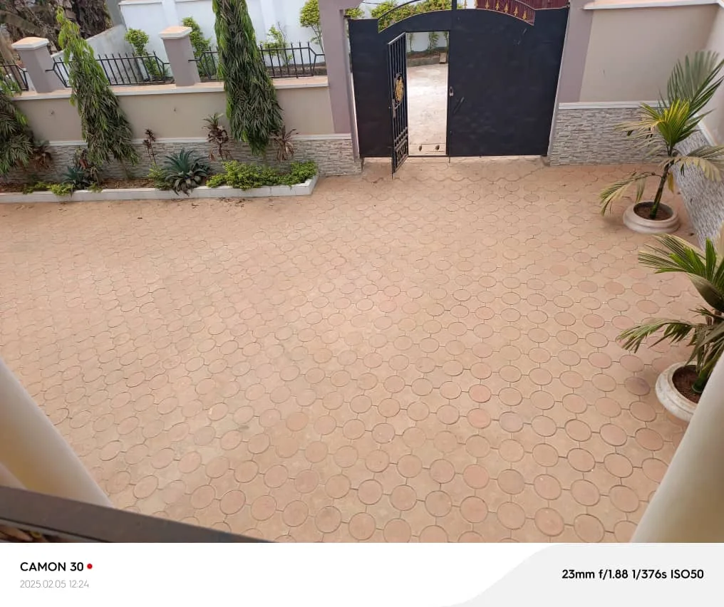 DUPLEX D’EXCEPTION À VENDRE – YAOUNDÉ