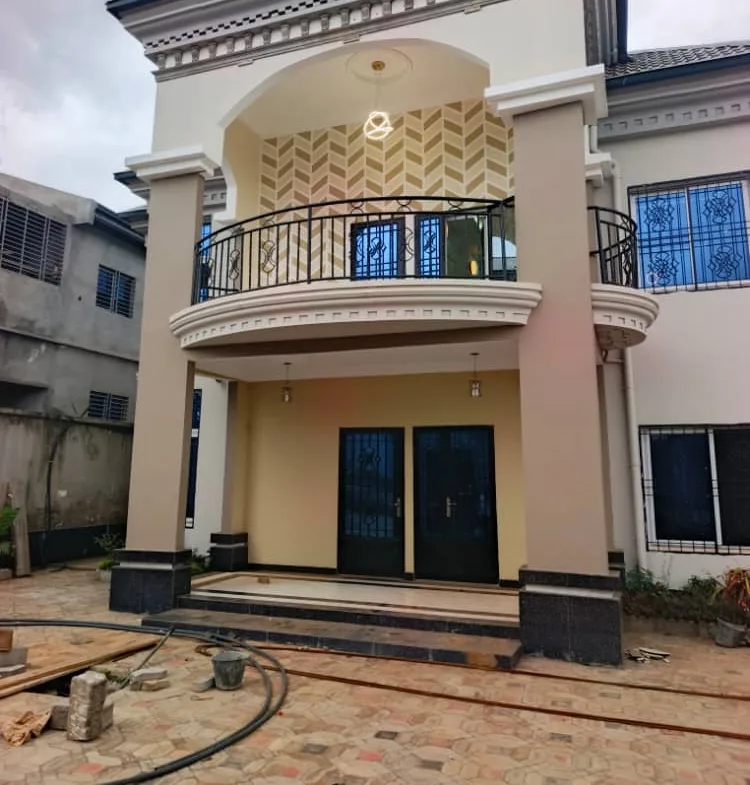 DUPLEX NEUF À VENDRE A ODZA – YAOUNDÉ