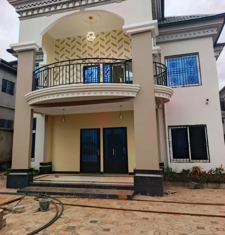 DUPLEX NEUF À VENDRE A ODZA – YAOUNDÉ