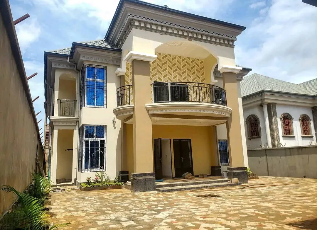 DUPLEX NEUF À VENDRE A ODZA – YAOUNDÉ