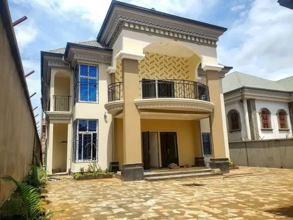 DUPLEX NEUF À VENDRE A ODZA – YAOUNDÉ