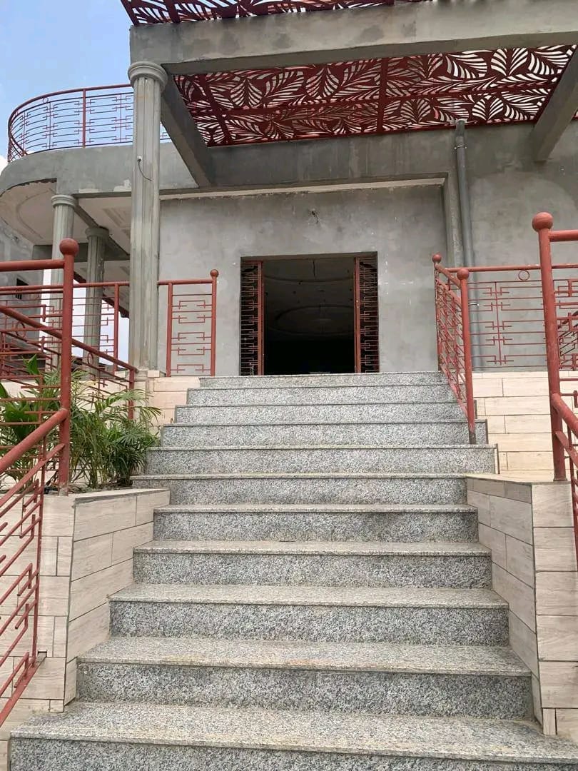 DUPLEX HAUT STANDING A VENDRE – CLE EN MAIN A YAOUNDE , ODZA AUBERGE BLEUE