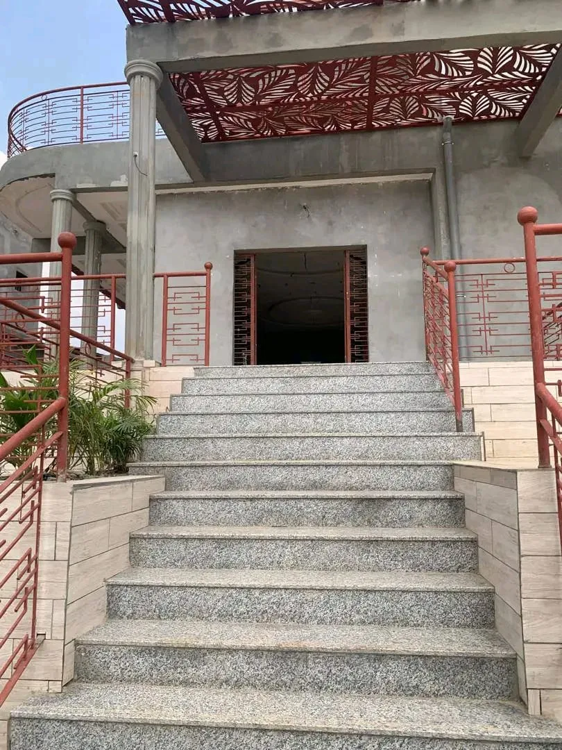 DUPLEX HAUT STANDING A VENDRE – CLE EN MAIN A YAOUNDE , ODZA AUBERGE BLEUE