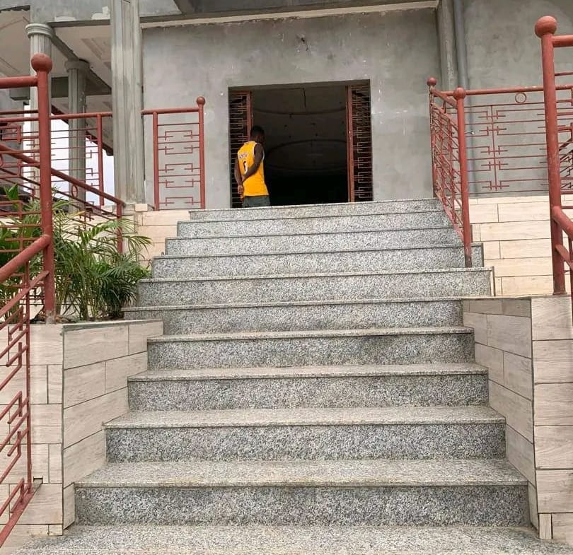 DUPLEX HAUT STANDING A VENDRE – CLE EN MAIN A YAOUNDE , ODZA AUBERGE BLEUE