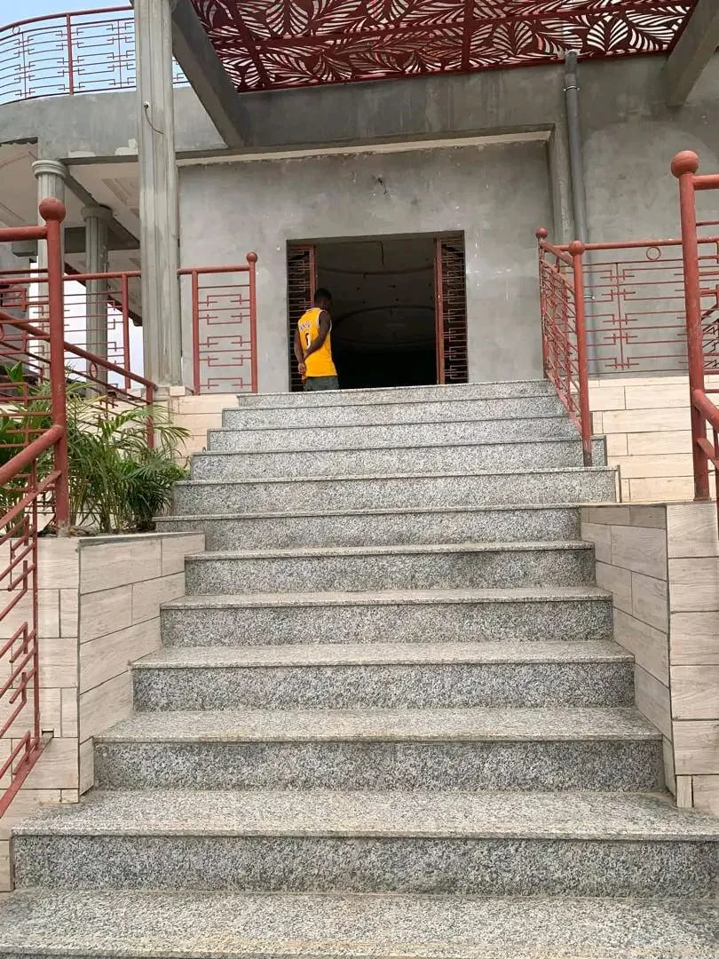 DUPLEX HAUT STANDING A VENDRE – CLE EN MAIN A YAOUNDE , ODZA AUBERGE BLEUE