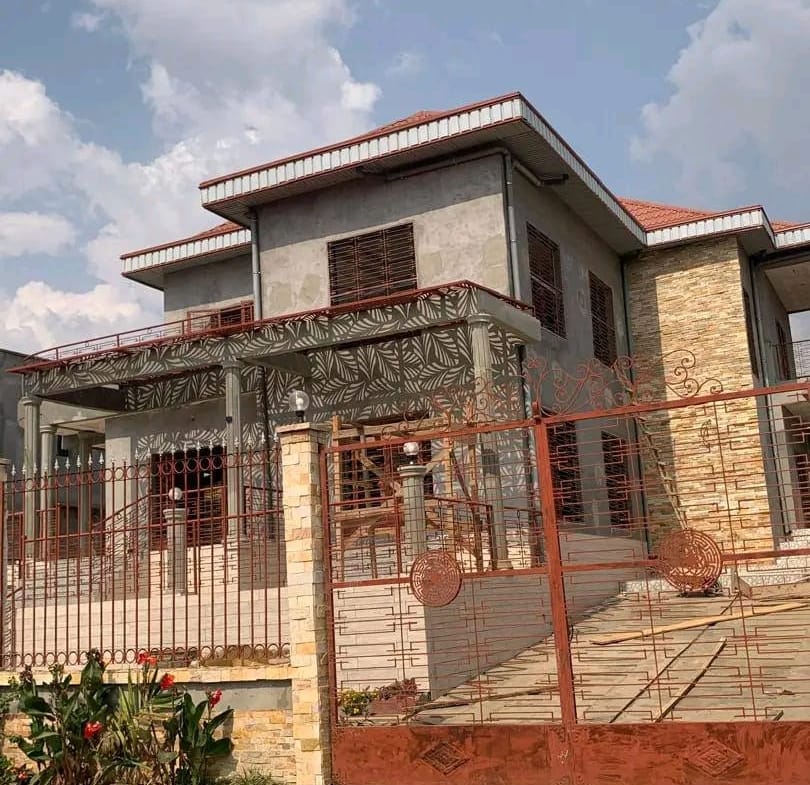 DUPLEX HAUT STANDING A VENDRE – CLE EN MAIN A YAOUNDE , ODZA AUBERGE BLEUE