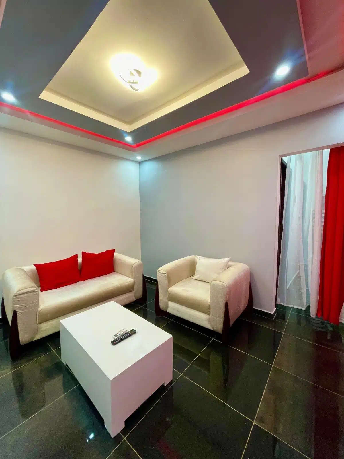STUDIOS MEUBLES DE TRES HAUT STANDING A LOUER DANS LA VILLE DE YAOUNDE