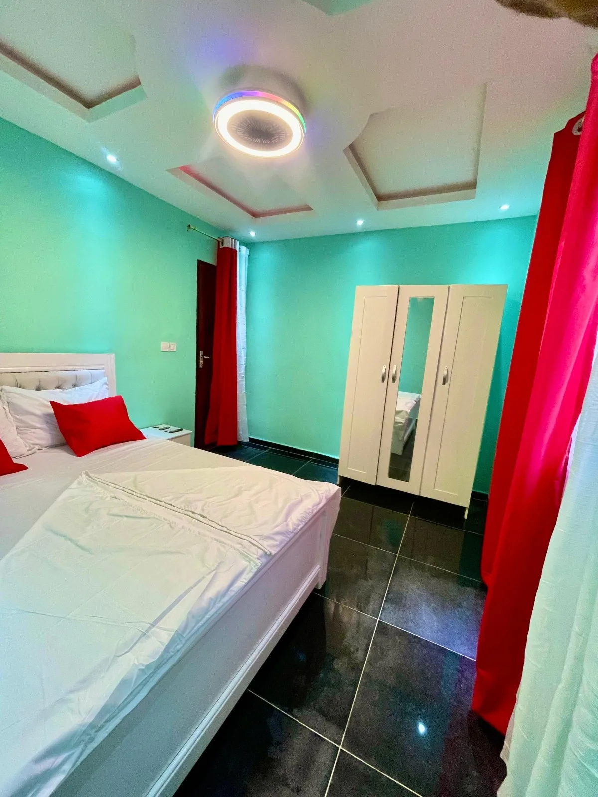 STUDIOS MEUBLES DE TRES HAUT STANDING A LOUER DANS LA VILLE DE YAOUNDE