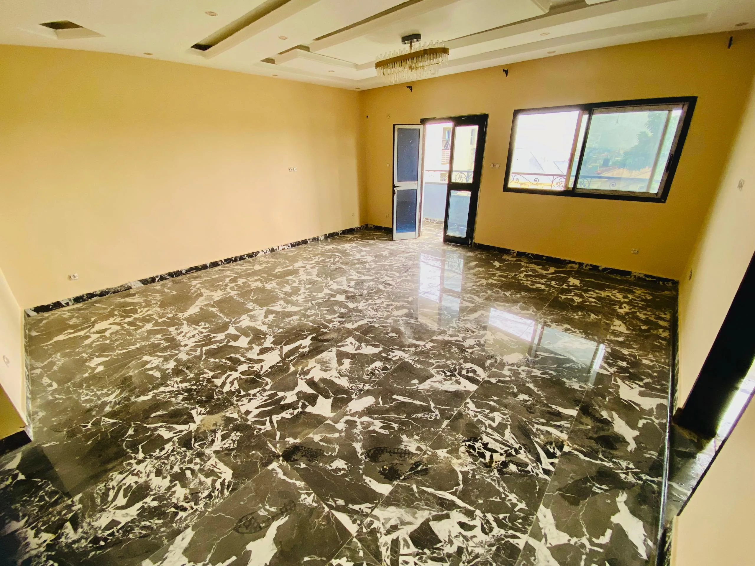 APPARTEMENT MODERNE À LOUER A LOGPOM