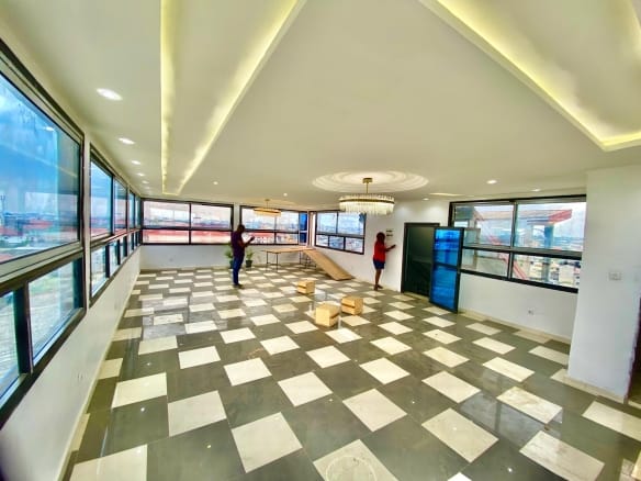 À LOUER – SALLE D’ÉVÉNEMENT MODERNE ET ÉLÉGANTE