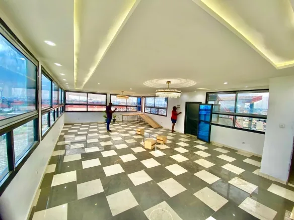 À LOUER – SALLE D’ÉVÉNEMENT MODERNE ET ÉLÉGANTE