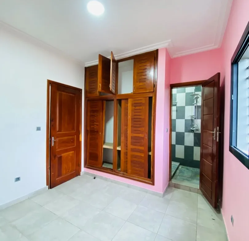 MAGNIFIQUE APPARTEMENT HAUT STANDING À LOUER – MAKEPE