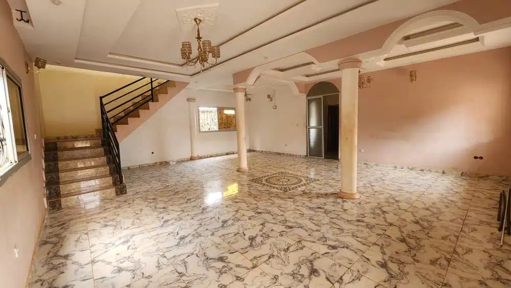 NOUDYANDCO VOUS PROPOSE À LA VENTE : UN MAGNIFIQUE DUPLEX À ODZA BORNE 12