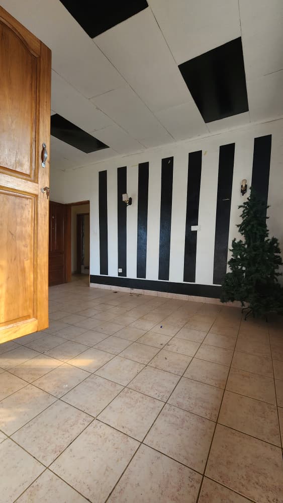 NOUDYANDCO VOUS PROPOSE À LA VENTE : UN MAGNIFIQUE DUPLEX À ODZA BORNE 12