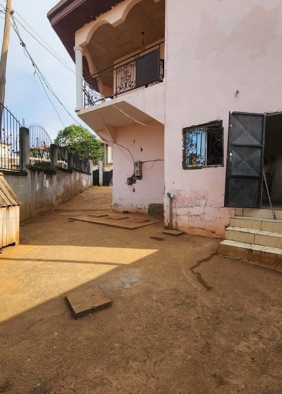 NOUDYANDCO VOUS PROPOSE À LA VENTE : UN MAGNIFIQUE DUPLEX À ODZA BORNE 12