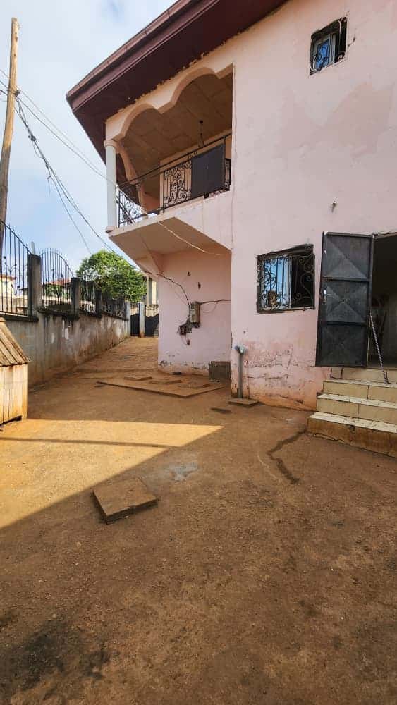 NOUDYANDCO VOUS PROPOSE À LA VENTE : UN MAGNIFIQUE DUPLEX À ODZA BORNE 12