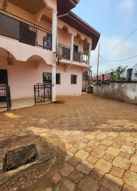 NOUDYANDCO VOUS PROPOSE À LA VENTE : UN MAGNIFIQUE DUPLEX À ODZA BORNE 12