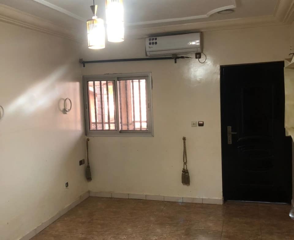 TRÈS BEAU DUPLEX À VENDRE À YAOUNDE OYOMABANG – MONGONAM