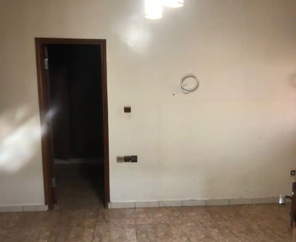 TRÈS BEAU DUPLEX À VENDRE À YAOUNDE OYOMABANG – MONGONAM