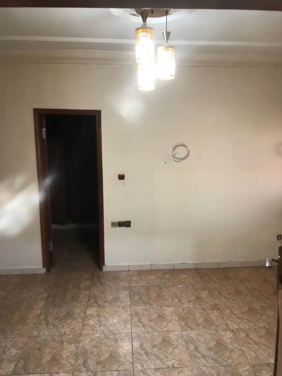 TRÈS BEAU DUPLEX À VENDRE À YAOUNDE OYOMABANG – MONGONAM