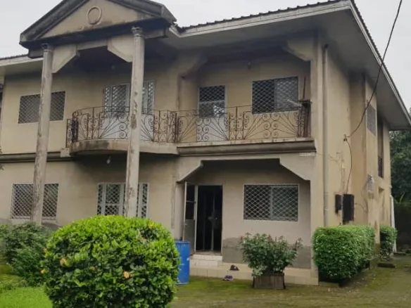 MAGNIFIQUE DUPLEX À VENDRE — BANGUÈ