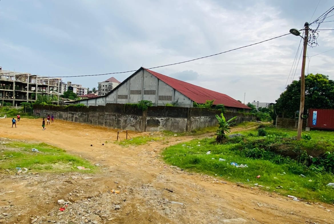 GROSSE OPPORTUNITE D’ACHAT A LOGBESSOU‼️DEVENEZ PROPRIETAIRE DE CE TERRAIN DE 14000m² AVEC ENTREPOT BATI