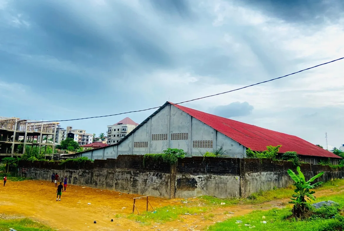 GROSSE OPPORTUNITE D’ACHAT A LOGBESSOU‼️DEVENEZ PROPRIETAIRE DE CE TERRAIN DE 14000m² AVEC ENTREPOT BATI