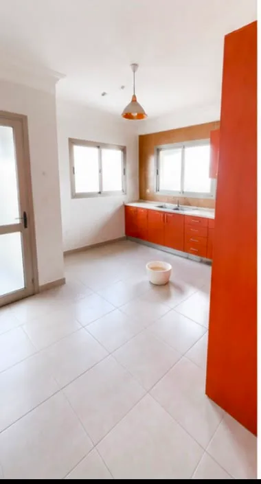 APPARTEMENT TRÈS HAUT STANDING À LOUER – BONAMOUSSADI